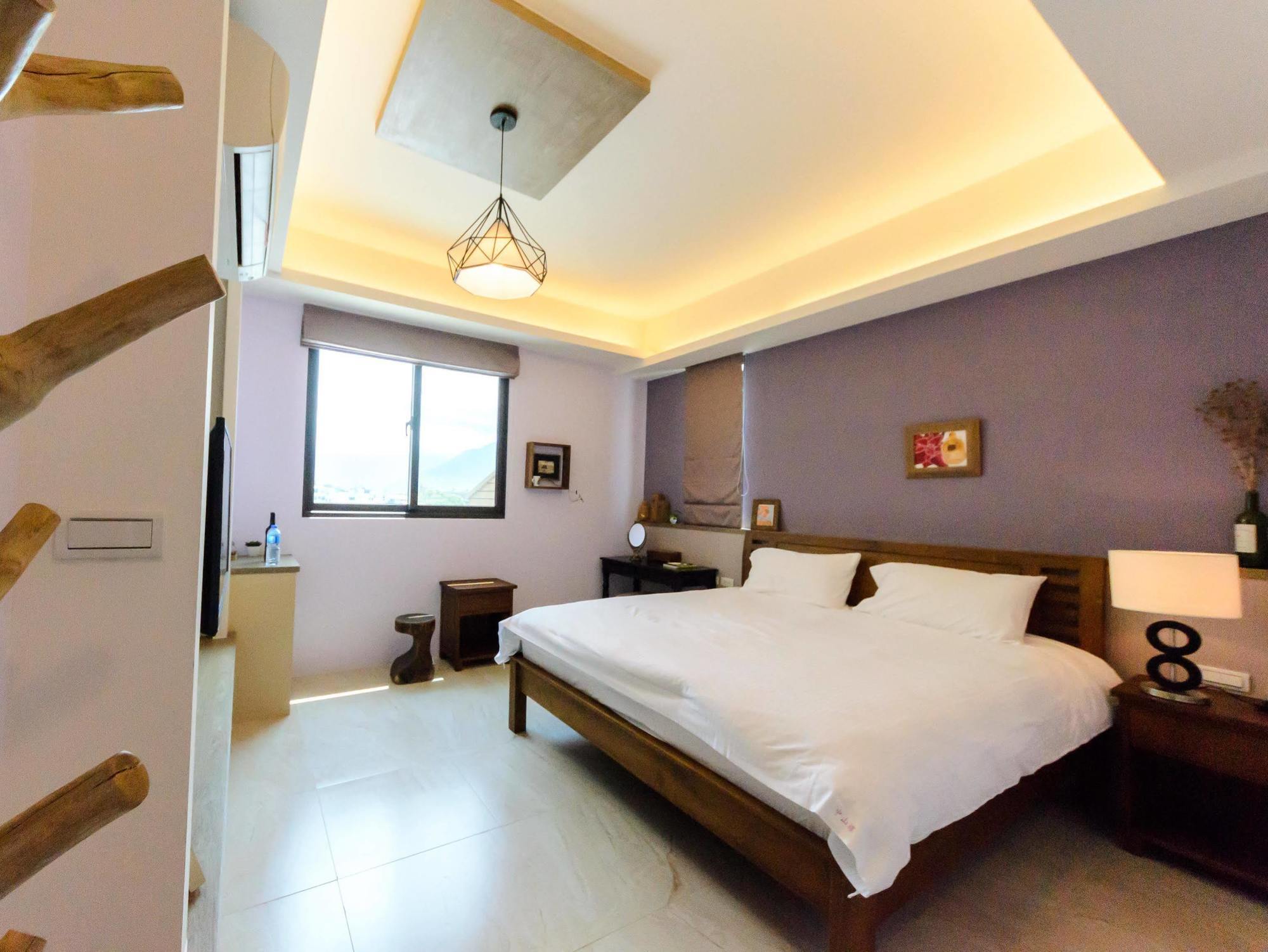 Jhongshan Building Bed And Breakfast Hualien City Exterior photo