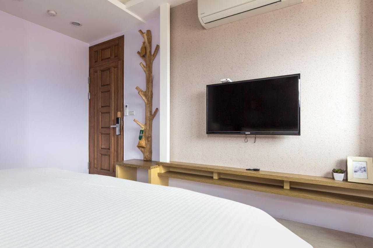 Jhongshan Building Bed And Breakfast Hualien City Exterior photo