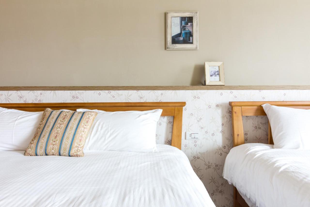 Jhongshan Building Bed And Breakfast Hualien City Exterior photo
